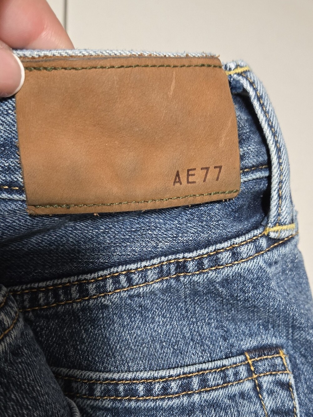 AE77 Premium Wide Crop Blue Women's Button-Fly Cuffed Jeans Size 31 - Picture 4 of 14